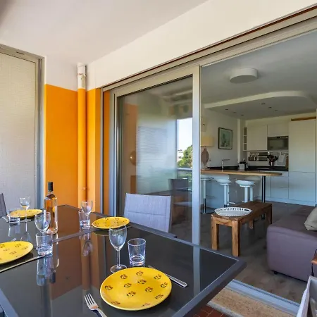 Les Palmiers-3 By Interhome